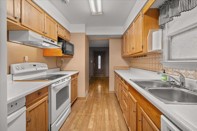 3323 E JACKSON Ave, Spokane, WA 99217