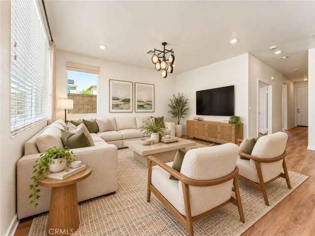 588 Calderwood Lane, Rialto, CA 92377