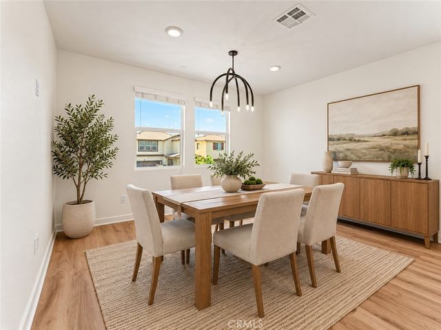 588 Calderwood Lane, Rialto, CA 92377