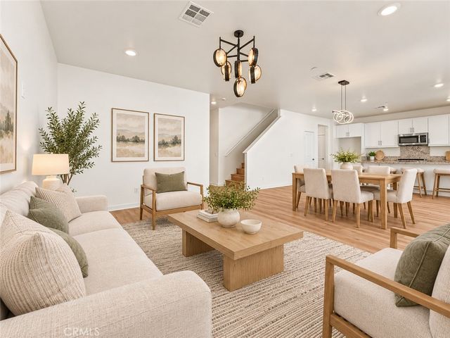 588 Calderwood Lane, Rialto, CA 92377