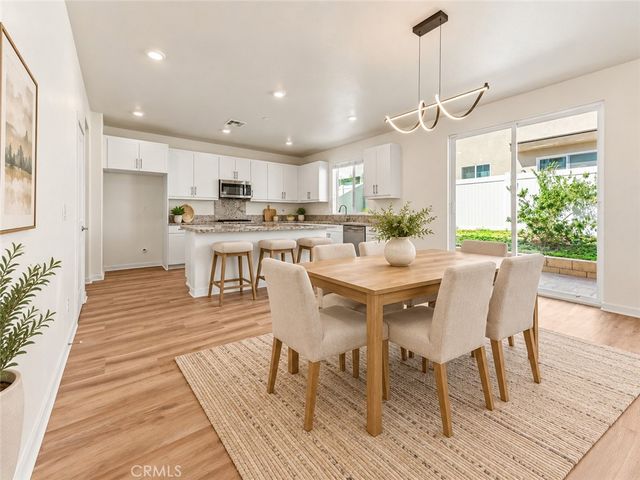 588 Calderwood Lane, Rialto, CA 92377