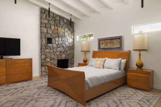 1392 N Paseo De Anza, Palm Springs, CA 92262