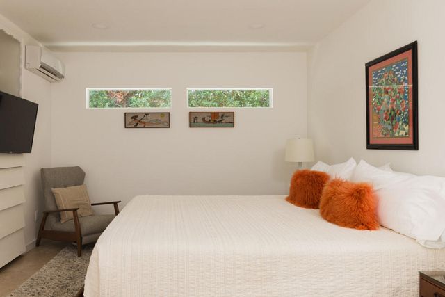 1392 N Paseo De Anza, Palm Springs, CA 92262