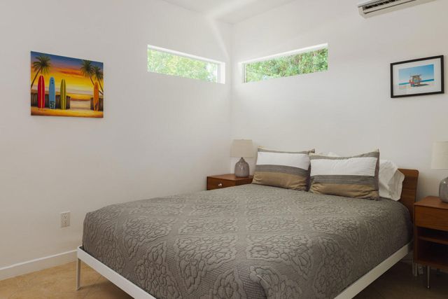 1392 N Paseo De Anza, Palm Springs, CA 92262
