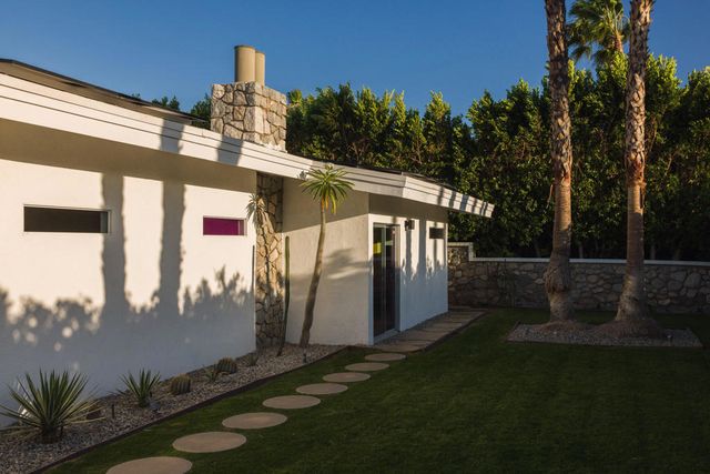 1392 N Paseo De Anza, Palm Springs, CA 92262
