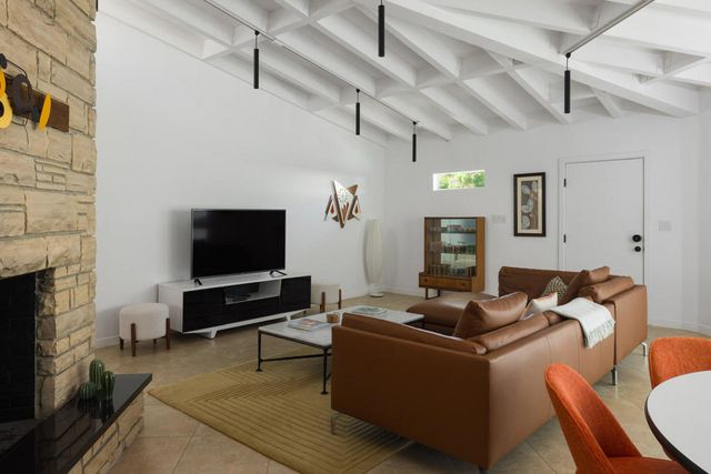 1392 N Paseo De Anza, Palm Springs, CA 92262