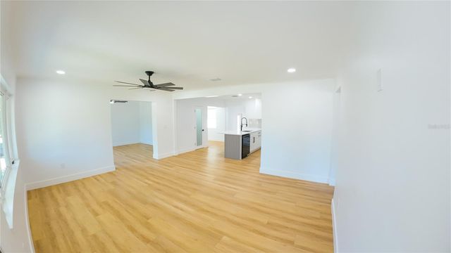 936 ALCAZAR WAY S, St Petersburg, FL 33705