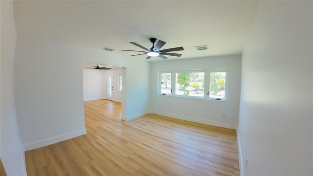 936 ALCAZAR WAY S, St Petersburg, FL 33705