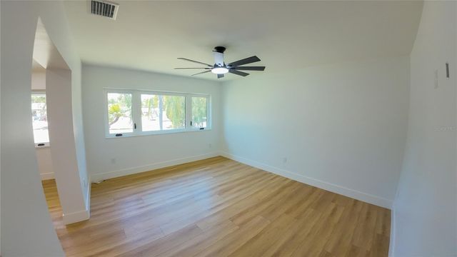 936 ALCAZAR WAY S, St Petersburg, FL 33705