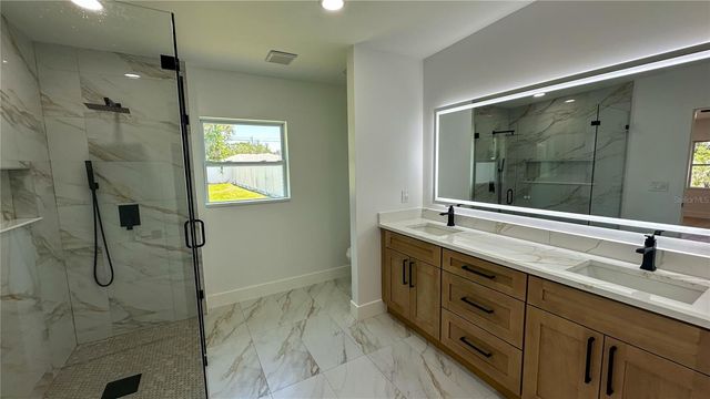 936 ALCAZAR WAY S, St Petersburg, FL 33705
