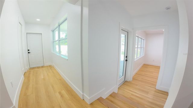 936 ALCAZAR WAY S, St Petersburg, FL 33705
