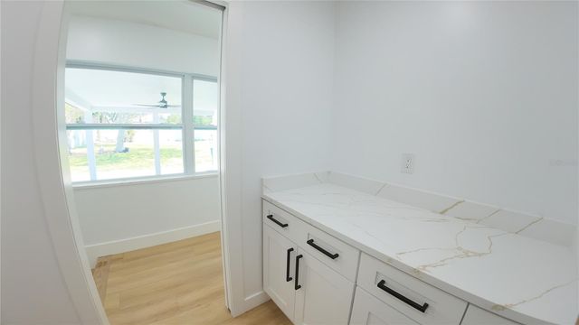 936 ALCAZAR WAY S, St Petersburg, FL 33705