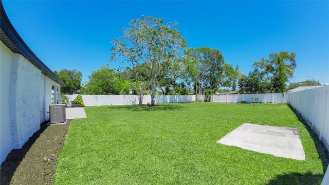 936 ALCAZAR WAY S, St Petersburg, FL 33705