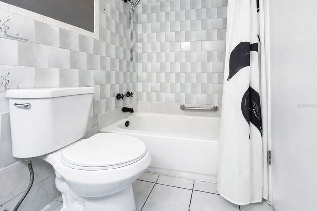 7439 WAYLAND BOULEVARD, Orlando, FL 32807