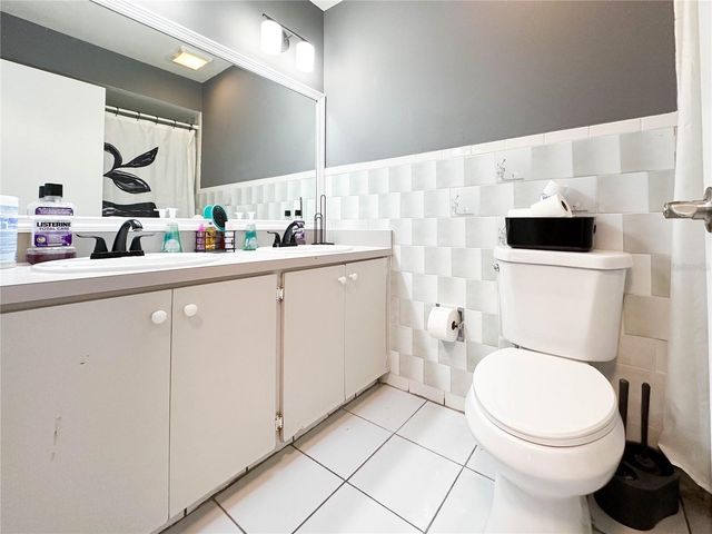 7439 WAYLAND BOULEVARD, Orlando, FL 32807