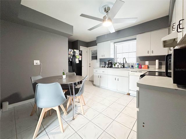 7439 WAYLAND BOULEVARD, Orlando, FL 32807