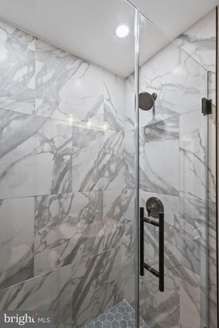 11 14TH ST E, Frederick, MD 21701