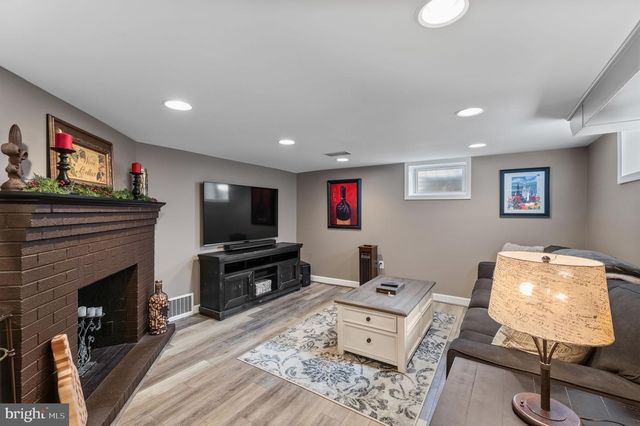 11 14TH ST E, Frederick, MD 21701