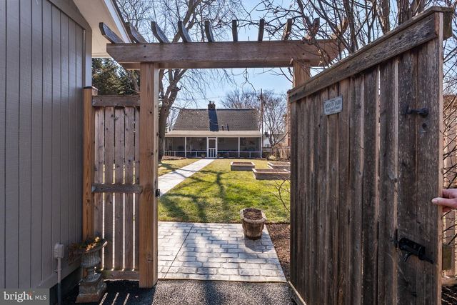 11 14TH ST E, Frederick, MD 21701