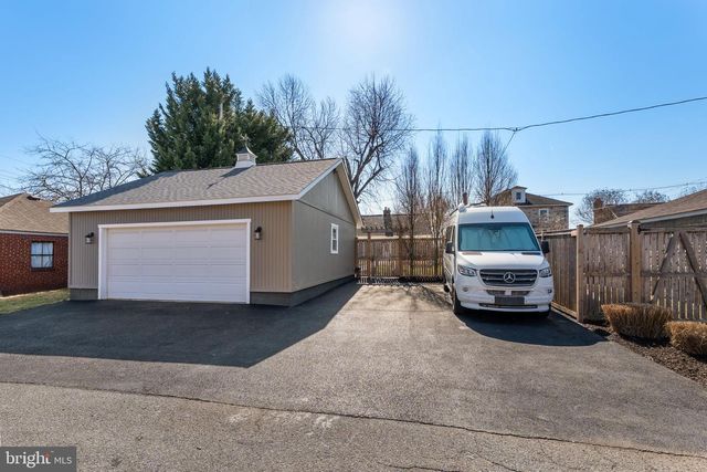 11 14TH ST E, Frederick, MD 21701