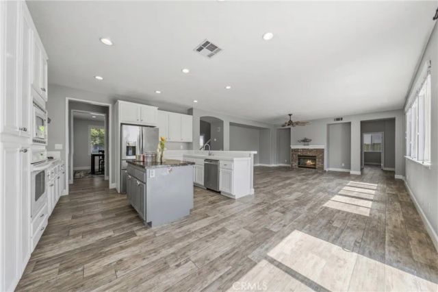 7266 Citrus Valley Ave, Eastvale, CA 92880