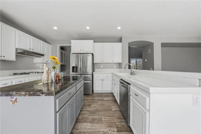 7266 Citrus Valley Ave, Eastvale, CA 92880