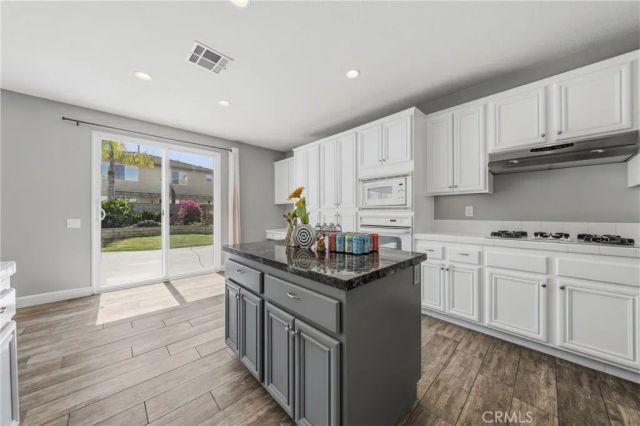 7266 Citrus Valley Ave, Eastvale, CA 92880