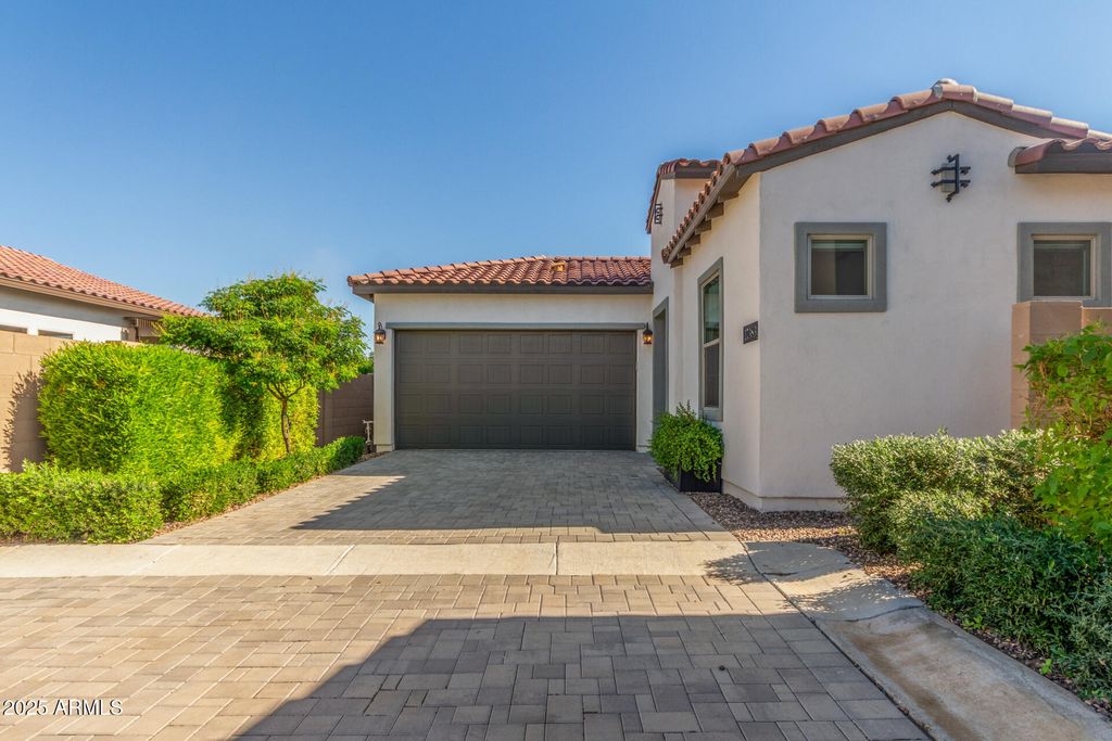 17383 W GUTHRIE Street, Surprise, AZ 85388 — photo 4