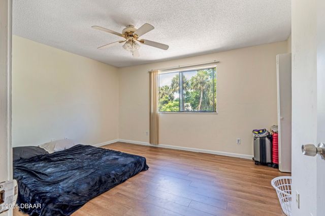 188 W Sandalwood Court, Daytona Beach, FL 32119