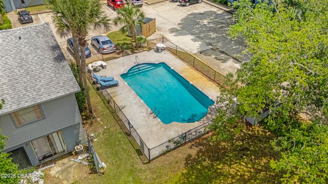 188 W Sandalwood Court, Daytona Beach, FL 32119