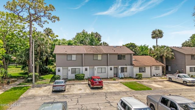 188 W Sandalwood Court, Daytona Beach, FL 32119