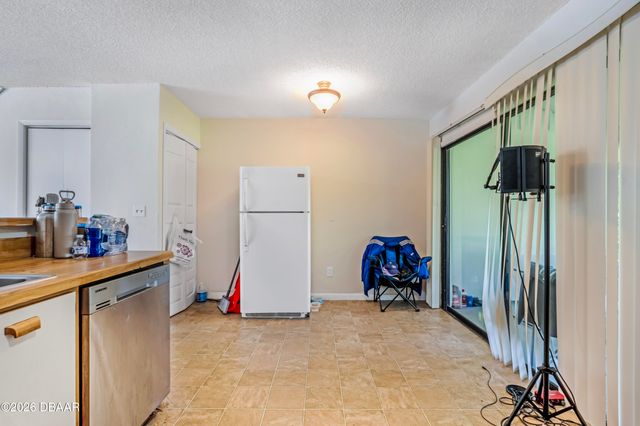 188 W Sandalwood Court, Daytona Beach, FL 32119