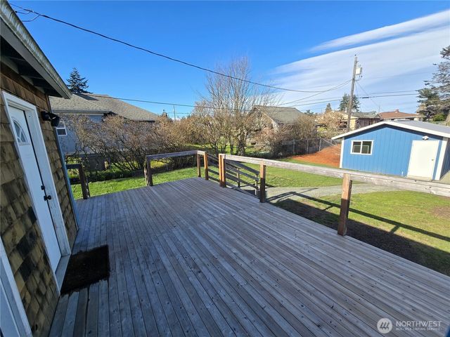 1035 W 8th Street, Port Angeles, WA 98363