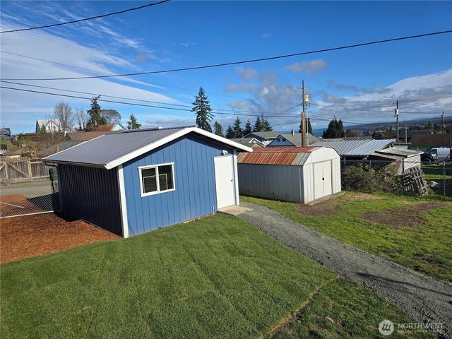 1035 W 8th Street, Port Angeles, WA 98363