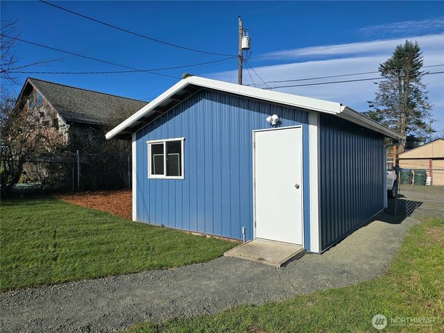 1035 W 8th Street, Port Angeles, WA 98363