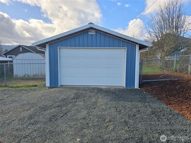 1035 W 8th Street, Port Angeles, WA 98363