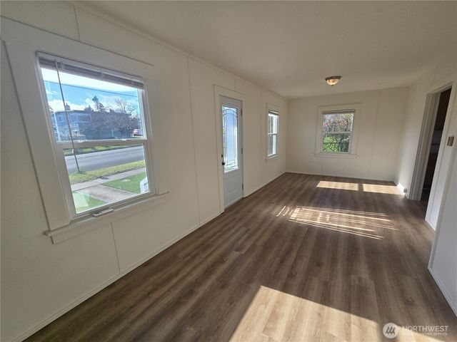 1035 W 8th Street, Port Angeles, WA 98363