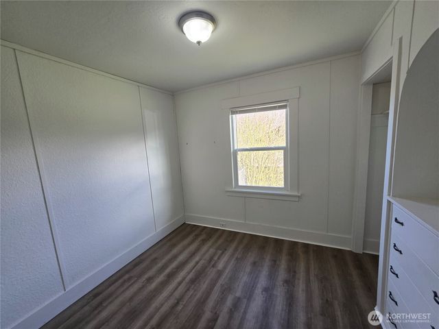 1035 W 8th Street, Port Angeles, WA 98363