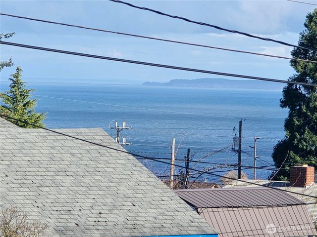 1035 W 8th Street, Port Angeles, WA 98363