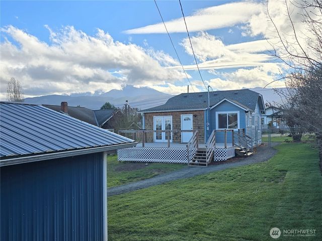 1035 W 8th Street, Port Angeles, WA 98363