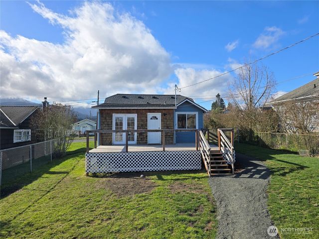 1035 W 8th Street, Port Angeles, WA 98363