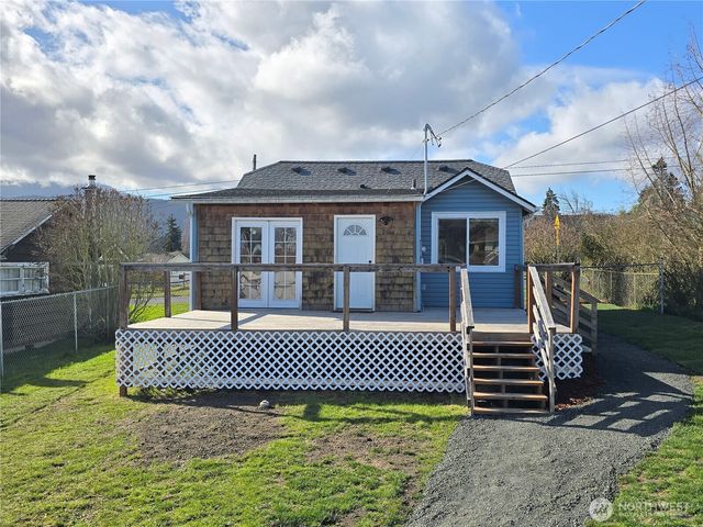 1035 W 8th Street, Port Angeles, WA 98363