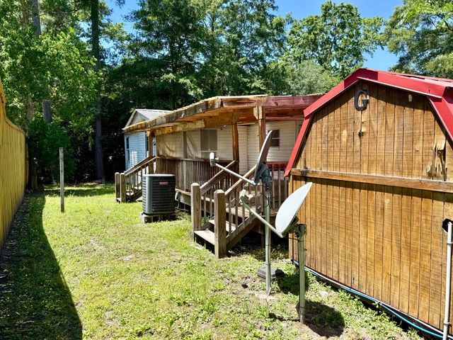 6123 Brown Way, Ravenel, SC 29470