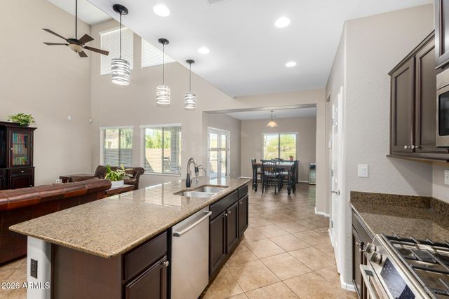 1904 W BLACK HILL Road, Phoenix, AZ 85085