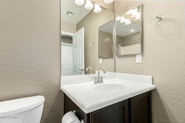 1904 W BLACK HILL Road, Phoenix, AZ 85085