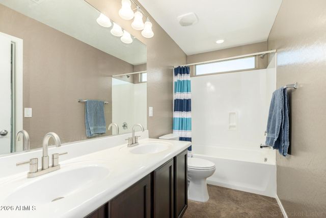 1904 W BLACK HILL Road, Phoenix, AZ 85085