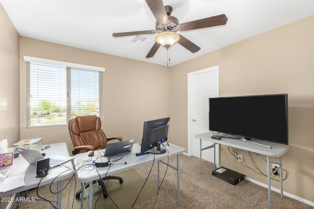 1904 W BLACK HILL Road, Phoenix, AZ 85085