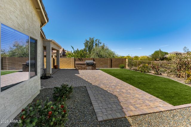 1904 W BLACK HILL Road, Phoenix, AZ 85085