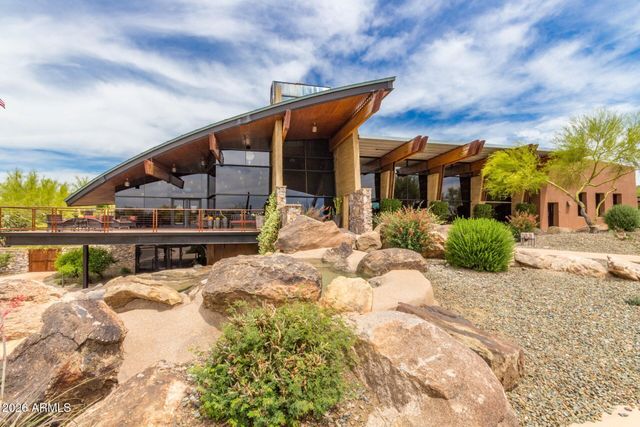 1904 W BLACK HILL Road, Phoenix, AZ 85085