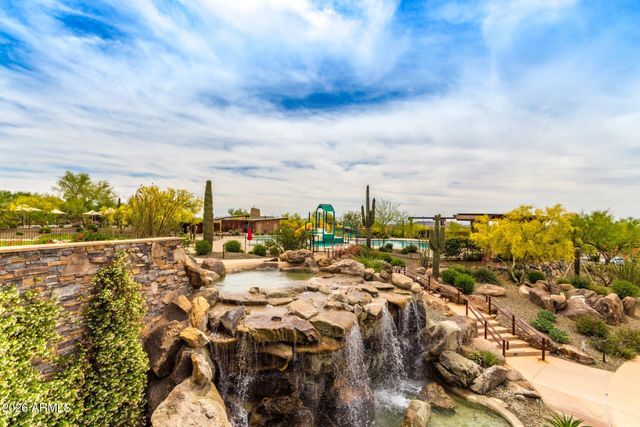 1904 W BLACK HILL Road, Phoenix, AZ 85085